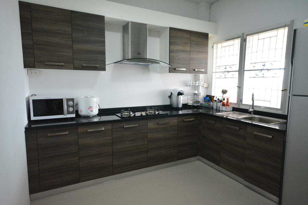 Jc Guesthouse @ Suratthani Airport Surat Thani Buitenkant foto