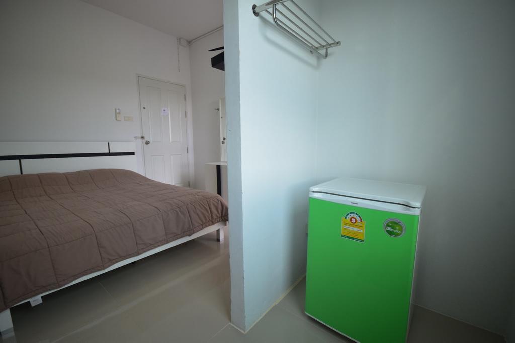Jc Guesthouse @ Suratthani Airport Surat Thani Buitenkant foto